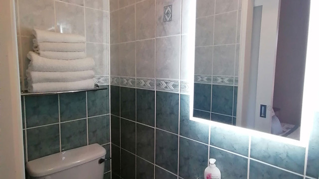 Hilltop B&B Accommodation - Superior Room ensuite